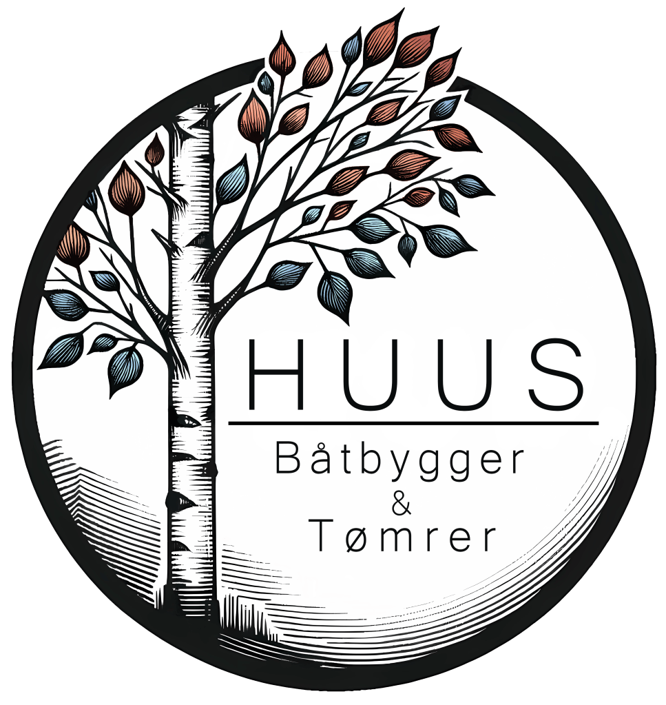 huus båtbygger og tømrer logo